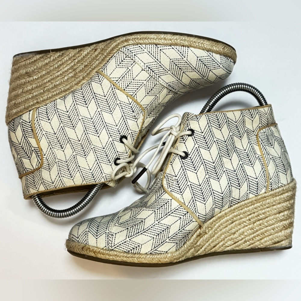 Toms Women's Cream and Black Espadrille Boots Size 8